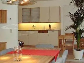 Rooms & Apartments Housingבריסל בריסל