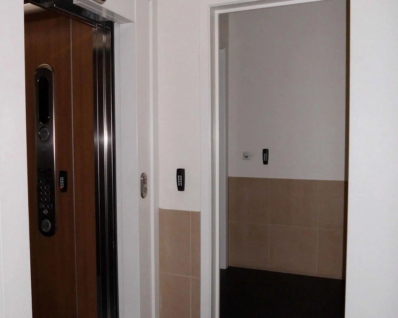 Rooms & Apartments HousingΒρυξέλλες