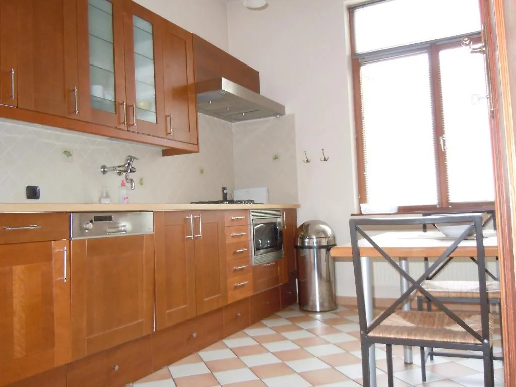 Rooms & Apartments HousingΒρυξέλλες