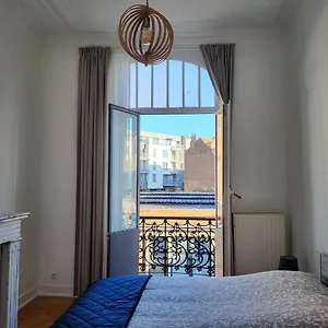 Gasthof Bed & Blockchain Private With Shared Bathroom, Brüssel