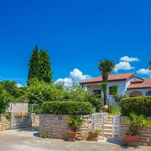 https://apartments-galli-porec.in-istria.net